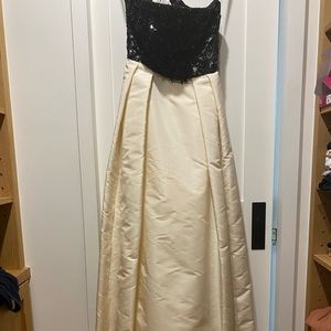 NWT Vintage Oscar de la Renta strapless long silk gown